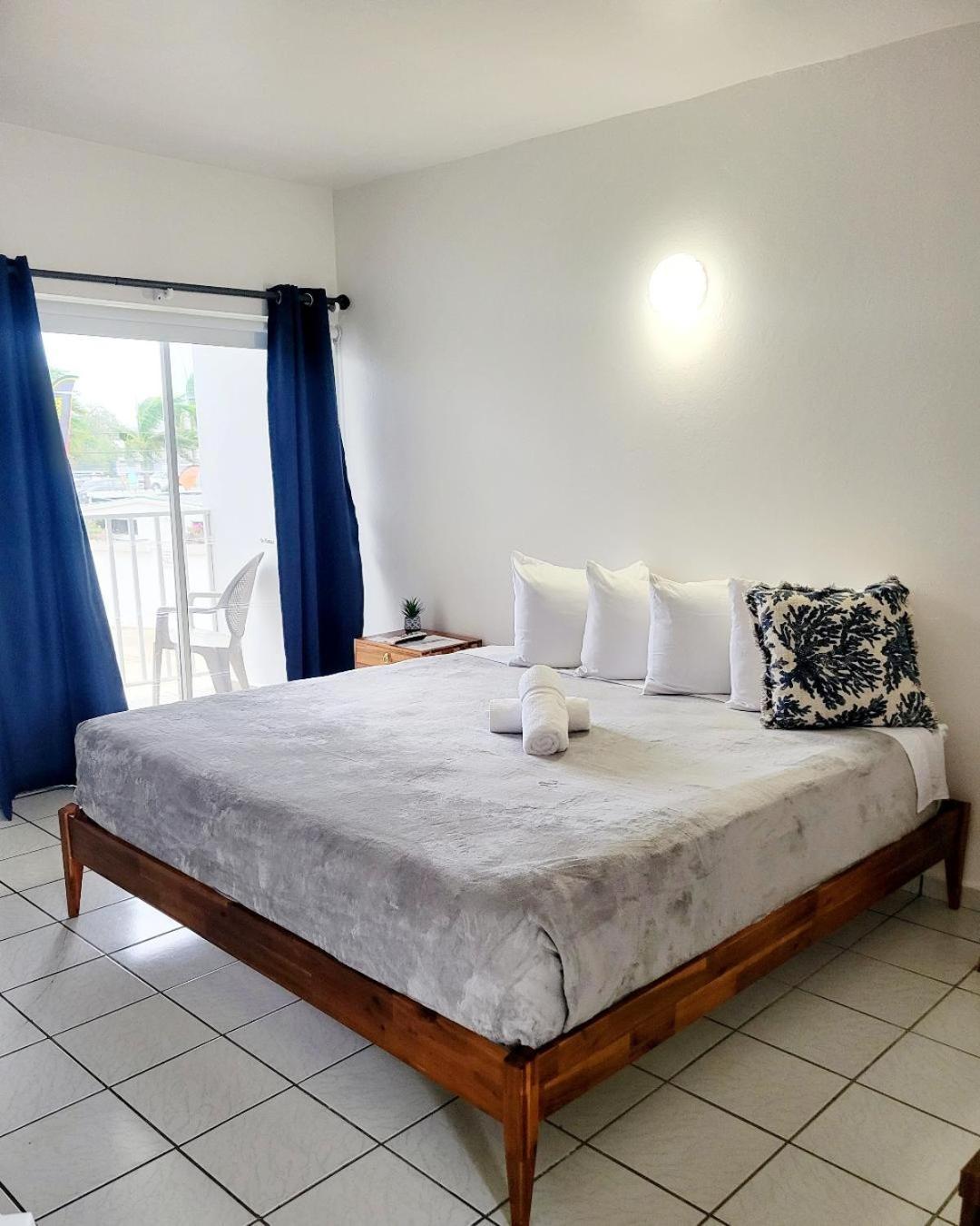 Nautilus By La Jamaca Hotels-Downtown La Parguera Lajas Ngoại thất bức ảnh