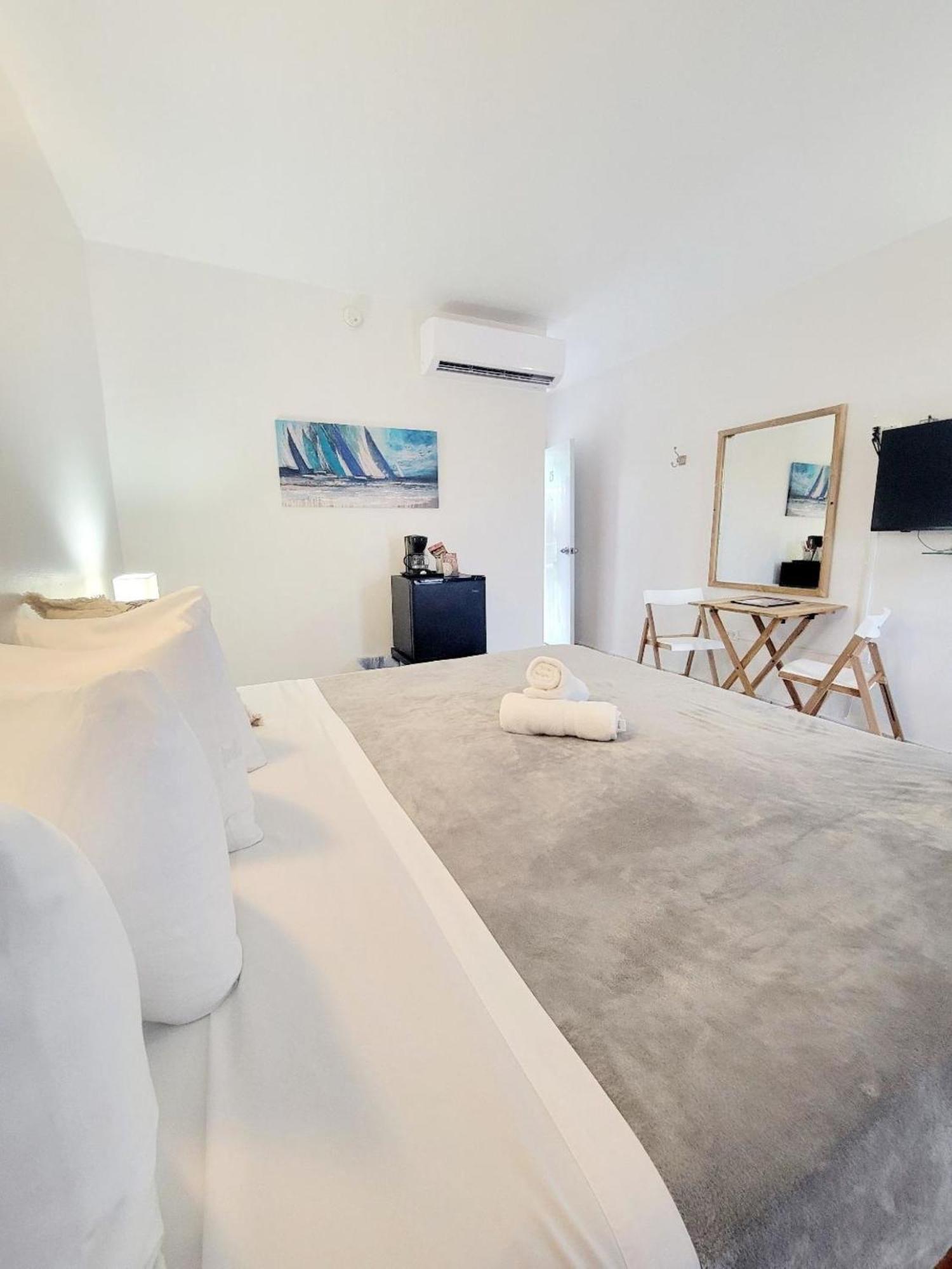 Nautilus By La Jamaca Hotels-Downtown La Parguera Lajas Ngoại thất bức ảnh