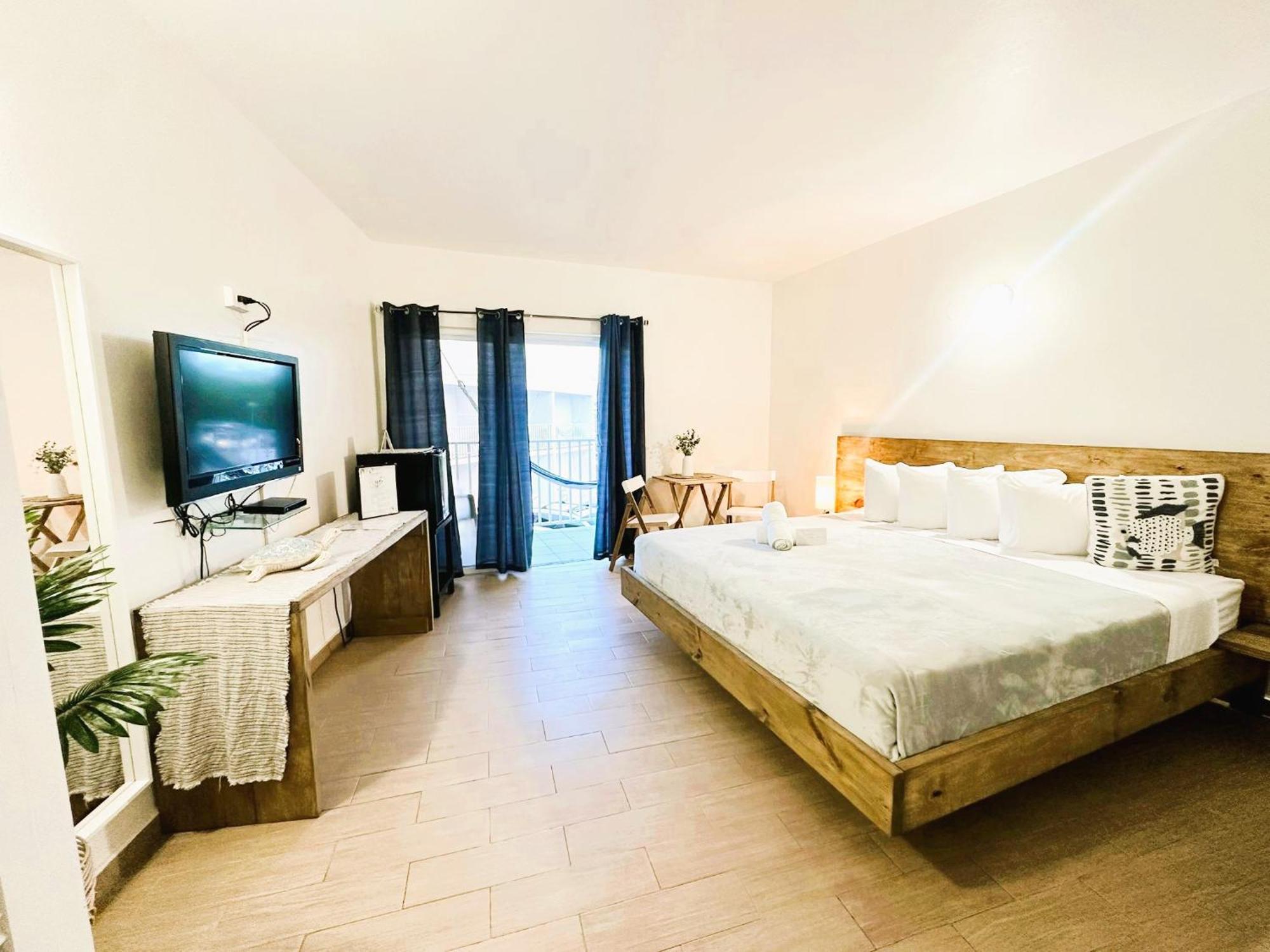 Nautilus By La Jamaca Hotels-Downtown La Parguera Lajas Ngoại thất bức ảnh